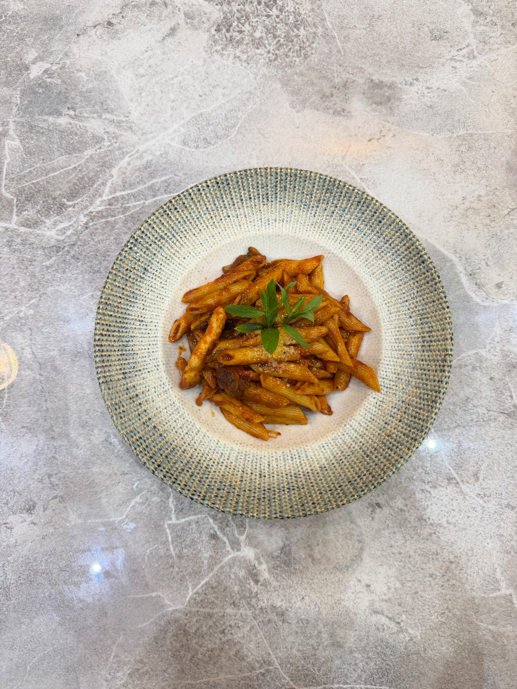 Arabbiatta soslu penne